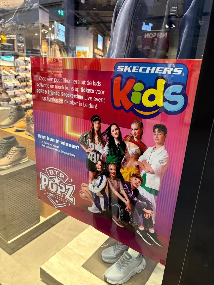 Heb jij ons al gespot?! POPZ hangt in de Skechers Brandstores! Koop een paar Skechers uit de kidscollectie en…