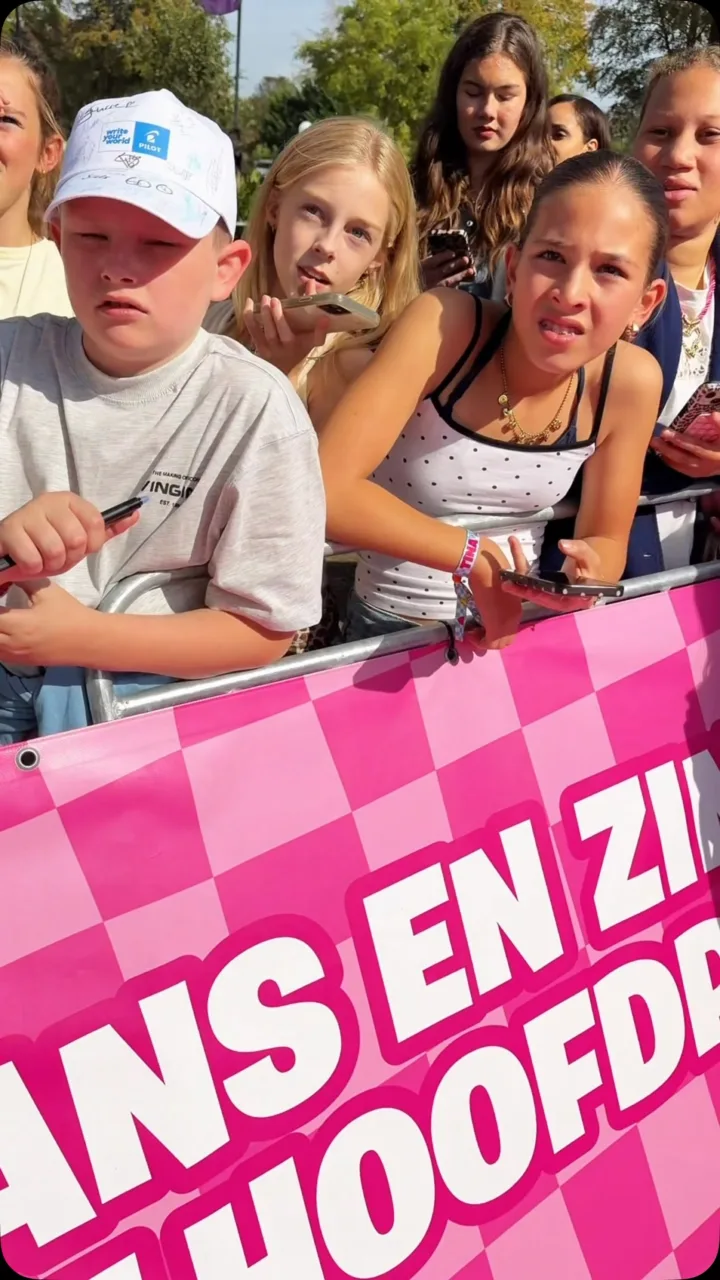 Dit was zó leuk! Tina jullie waren geweldig. Wie zagen we op de sterrenloper? #sterrenloper #tinafestival #po…
